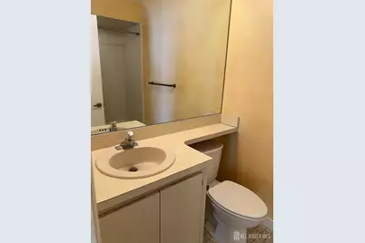 92 Heather Court, Edison, NJ 08820 - Photo 5