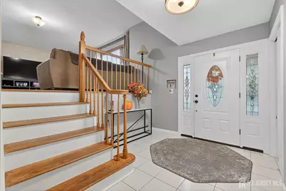 7 Rosewood Drive, Milltown, NJ 08850 - Photo 3