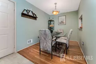 18 N Sheffield Ct, North Brunswick Township, NJ 08902 - Photo 11