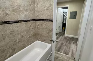 811 S 13th Street S, Newark, NJ 07108 - Photo 9