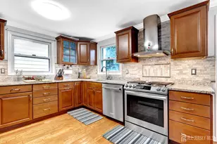 60 Crampton Ave, Woodbridge Township, NJ 07095 - Photo 15