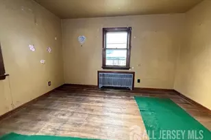 49 Loretta St, Perth Amboy, NJ 08861 - Photo 9