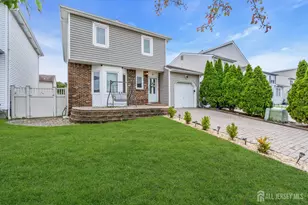 22 Tanbark Dr, Sayreville, NJ 08859 - Photo 3