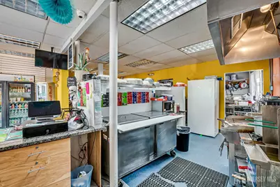 172 Hamilton Street, New Brunswick, NJ 08901 - Photo 35