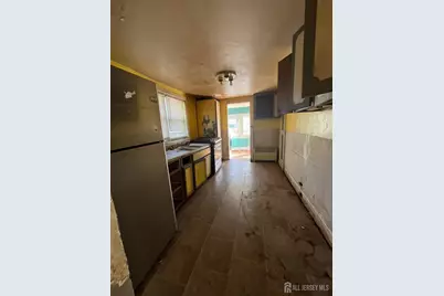 10 Pergola Avenue, Jamesburg, NJ 08831 - Photo 3