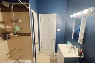 988 Elmer Pl, North Brunswick Township, NJ 08902 - Photo 9