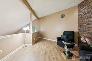 32 Magnolia Ct, South Brunswick Township, NJ 08852 - Photo 17