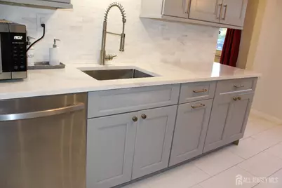 707 Merrywood Drive, Edison, NJ 08817 - Photo 7