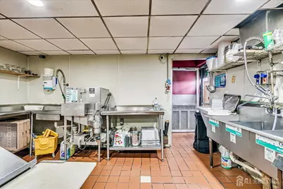 1241 Roosevelt Avenue, Carteret, NJ 07008 - Photo 27