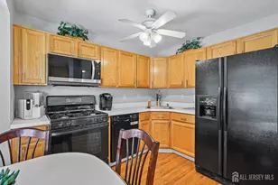 157 Setter Pl, Freehold, NJ 07728 - Photo 7