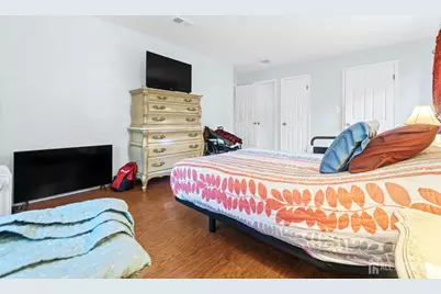 1002 Hidden Village Drive, Perth Amboy, NJ 08861 - Photo 15