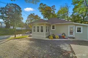 2 Metuchen Ave, Woodbridge Township, NJ 07095 - Photo 3