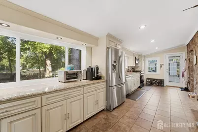 2 Metuchen Avenue, Woodbridge Township, NJ 07095 - Photo 15