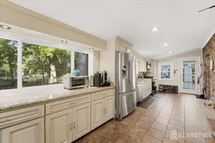 2 Metuchen Ave, Woodbridge Township, NJ 07095 - Photo 15