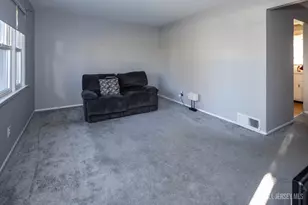 111 Longview Circle E, Fords, NJ 08863 - Photo 5