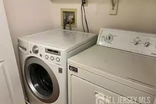 304 Hampshire Dr, Plainsboro Township, NJ 08536 - Photo 25