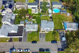 990 N Rebecca Pl, Iselin, NJ 08830 - Photo 19