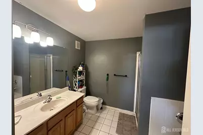 1224 Dogwood Court, New Brunswick, NJ 08901 - Photo 9