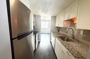 61 Cottonwood Ct, South Brunswick Township, NJ 08852 - Photo 5