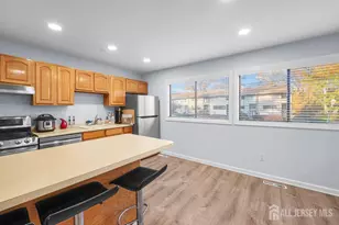 158 Henderson Pl, East Windsor Township, NJ 08520 - Photo 3