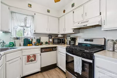 48 Woodland Way, South Brunswick Township, NJ 08810 - Photo 9