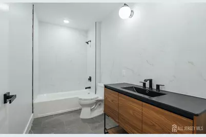 90 Hollywood Avenue, East Orange, NJ 07018 - Photo 9