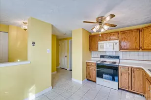 35 Dayna Ct, Perth Amboy, NJ 08861 - Photo 9