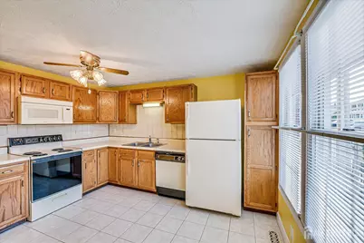 35 Dayna Court, Perth Amboy, NJ 08861 - Photo 7