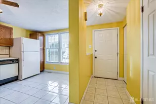 35 Dayna Ct, Perth Amboy, NJ 08861 - Photo 5