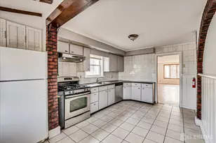 98 Trieste St, Iselin, NJ 08830 - Photo 9