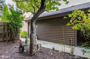 145 Maplewood Ct, Edison, NJ 08820 - Photo 7