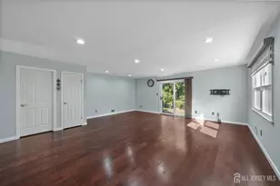 31 Buttonwood Dr, East Brunswick Township, NJ 08816 - Photo 9