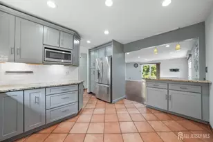 31 Buttonwood Dr, East Brunswick Township, NJ 08816 - Photo 5