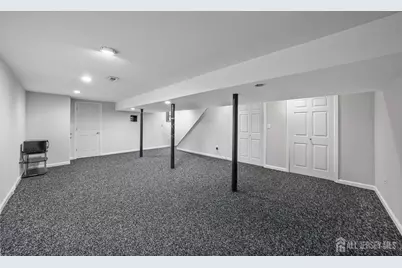 31 Buttonwood Drive, East Brunswick Township, NJ 08816 - Photo 17