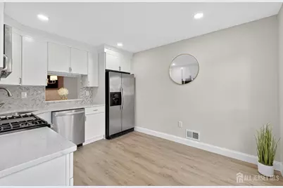 61 Albury Way, North Brunswick Township, NJ 08902 - Photo 5