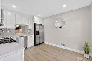 61 Albury Way, North Brunswick Township, NJ 08902 - Photo 5