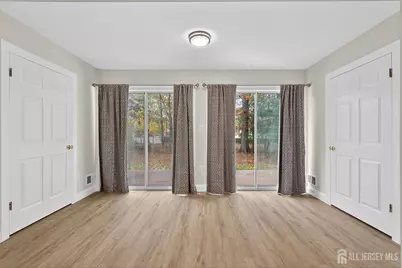 61 Albury Way, North Brunswick Township, NJ 08902 - Photo 15