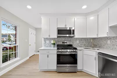 61 Albury Way, North Brunswick Township, NJ 08902 - Photo 3