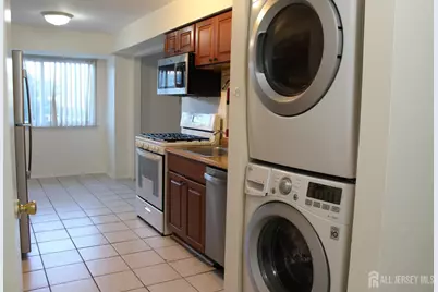 820 Edison Glen Terrace, Edison, NJ 08837 - Photo 3