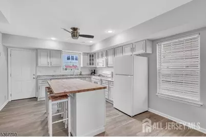 28 Bay Avenue, Keansburg, NJ 07734 - Photo 9