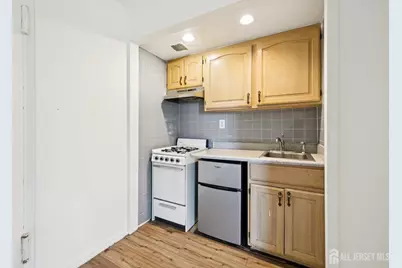 501 Linwood Drive, Fort Lee, NJ 07024 - Photo 19