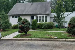 215 Edgeview Rd, Keyport, NJ 07735 - Photo 1
