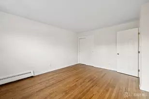 35 Edgewater Pl, Edgewater, NJ 07020 - Photo 17