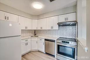 807 Aspen Dr, Plainsboro Township, NJ 08536 - Photo 7