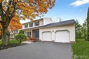 8 Wright Ct, East Brunswick Township, NJ 08816 - Photo 3