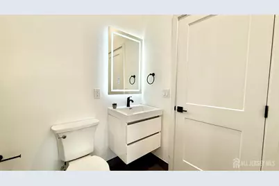 225 Penn Avenue, Edison, NJ 08817 - Photo 17