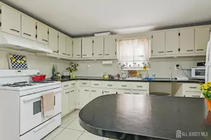 655 Charles St, Perth Amboy, NJ 08861 - Photo 21