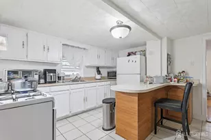 655 Charles St, Perth Amboy, NJ 08861 - Photo 7