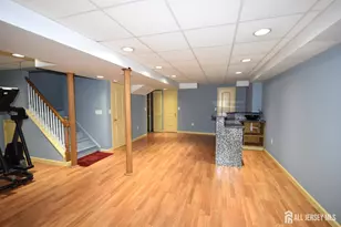 24 Hawthorne Rd, North Brunswick Township, NJ 08902 - Photo 25