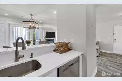 1021 Edpas Road, New Brunswick, NJ 08901 - Photo 9